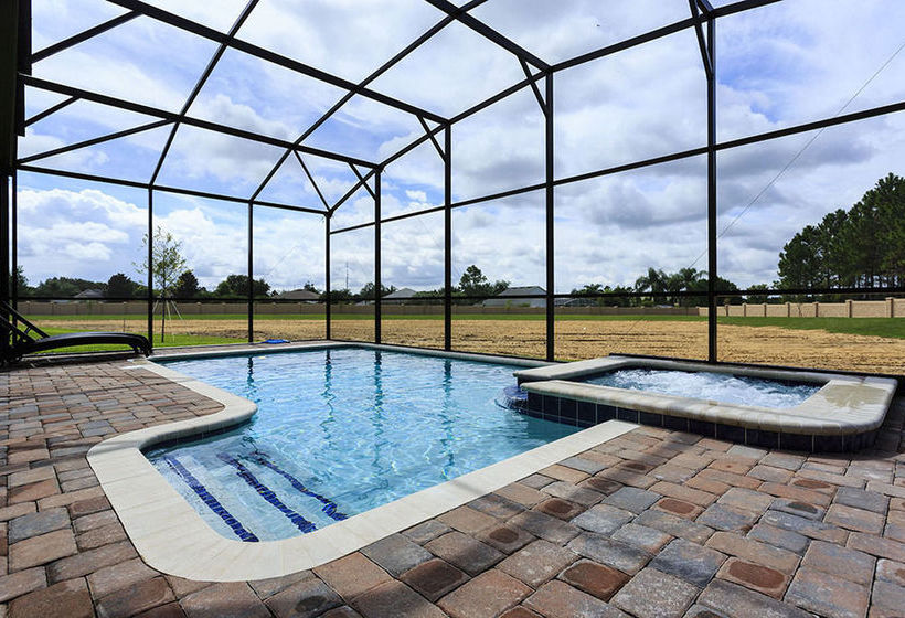 בית מלון כפרי Starmark Vacation Homes