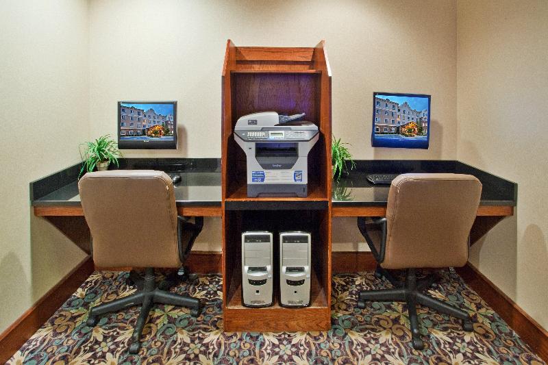 ホテル Staybridge Suites Columbus   Fort Moore, An Ihg