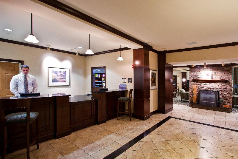 فندق Staybridge Suites Lansing   Okemos By Ihg