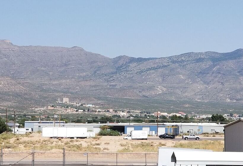 فندق Suburban Studios Alamogordo