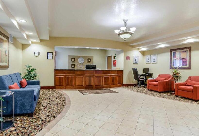 فندق Super 8 By Wyndham Great Bend