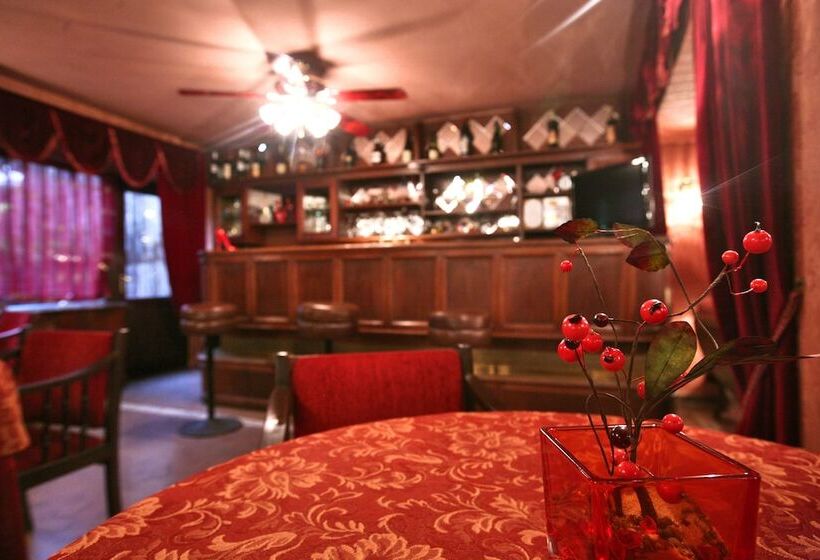 هتل Splendid Tbilisi