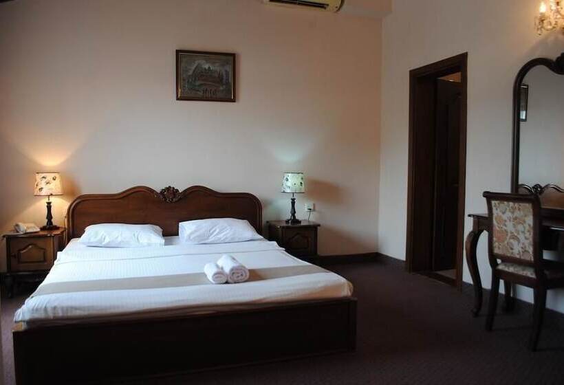 هتل Splendid Tbilisi