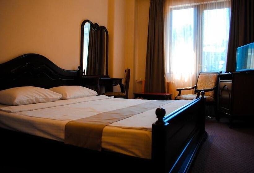 هتل Splendid Tbilisi