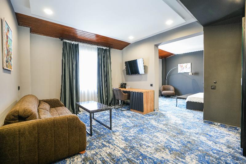 هتل Splendid Tbilisi