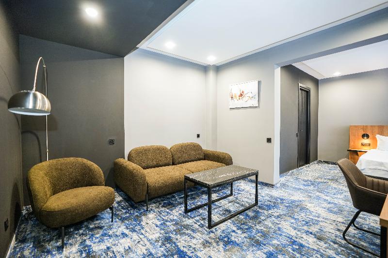 هتل Splendid Tbilisi