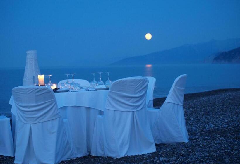 هتل Thalatta Seaside