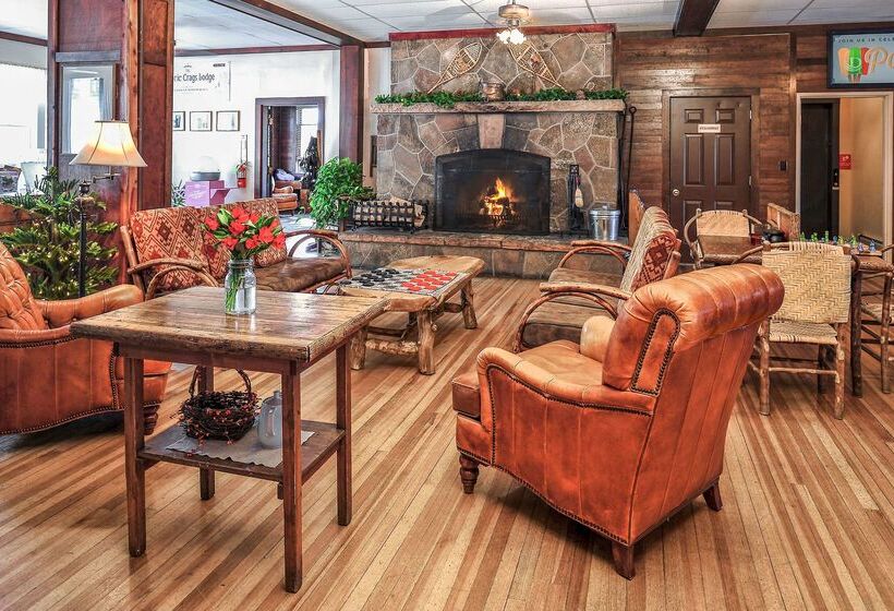 Отель The Historic Crags Lodge