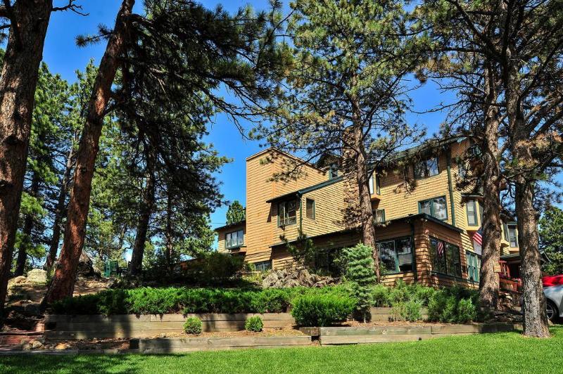 هتل The Historic Crags Lodge