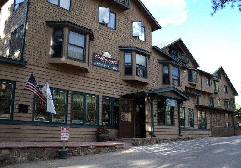 Отель The Historic Crags Lodge