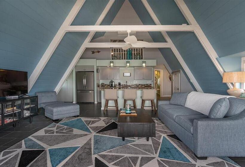 هتل The Iso By Castle