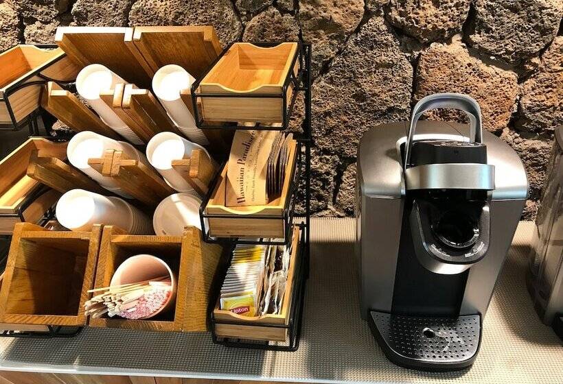 هتل The Iso By Castle