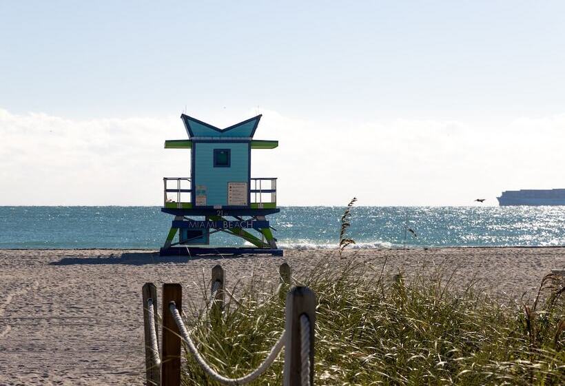 Отель Uma House by Yurbban South Beach