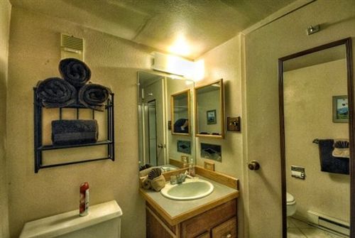 בית מלון כפרי The Rockies Condominiums