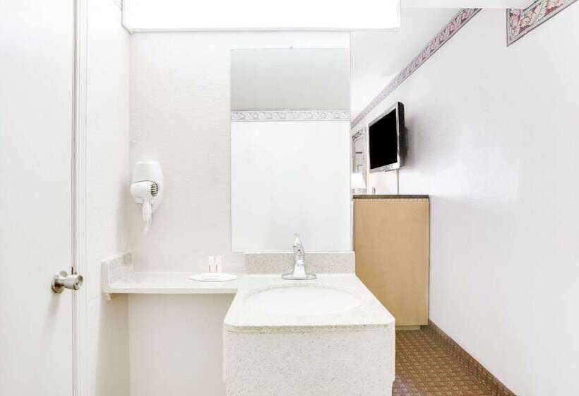 فندق Travelodge By Wyndham Memphis