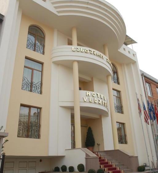 هتل Vedzisi