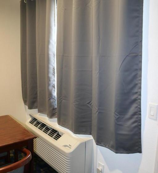 فندق Westward Inn