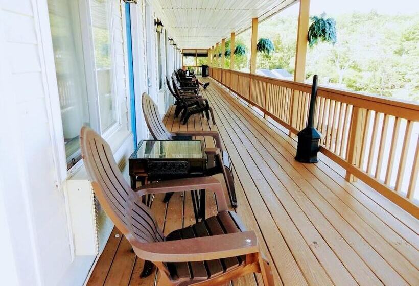 فندق Winnisquam Lake Inn
