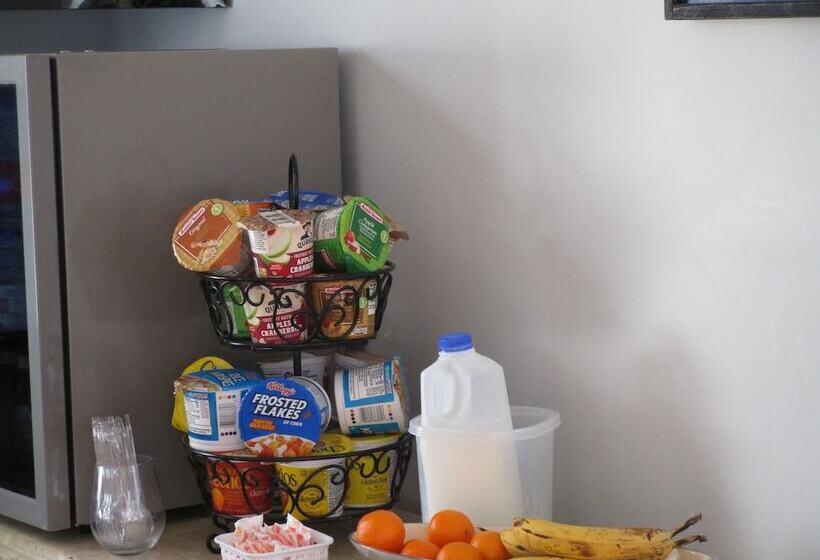 فندق Winnisquam Lake Inn