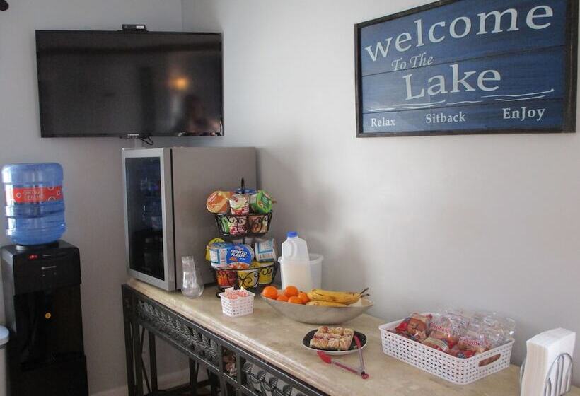 فندق Winnisquam Lake Inn