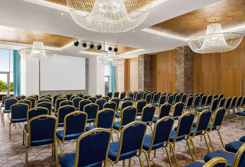 Отель Wyndham Garden Diyarbakır