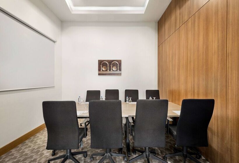 Отель Wyndham Garden Diyarbakır