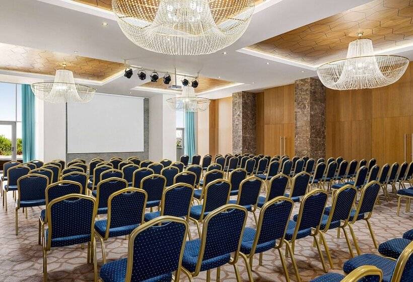 Отель Wyndham Garden Diyarbakır