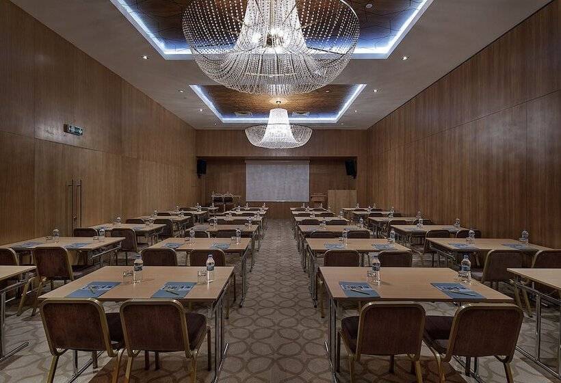 Отель Wyndham Garden Diyarbakır