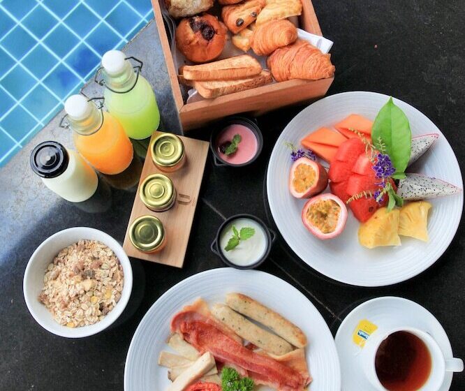 Отель Zenmaya Oceanfront Phuket, Trademark Collection By Wyndham