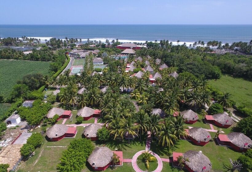 Las Hojas Resort & Beach Club