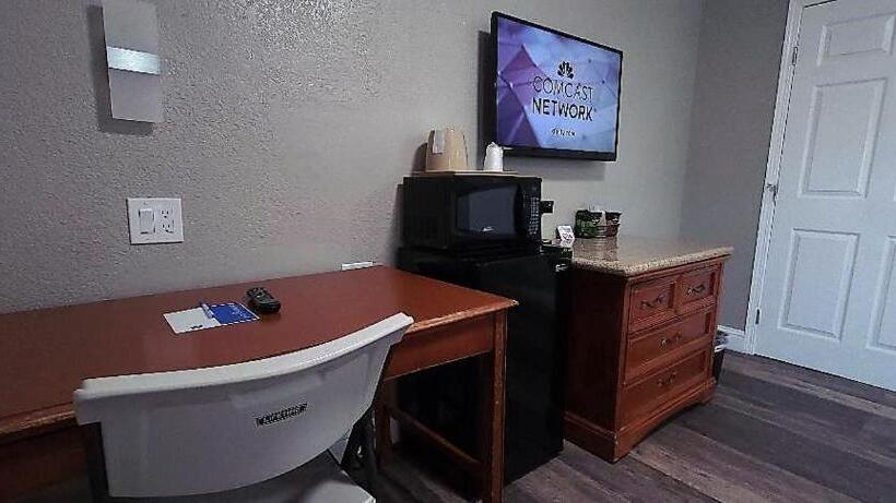 فندق على الطريق Rodeway Inn Chico University Area