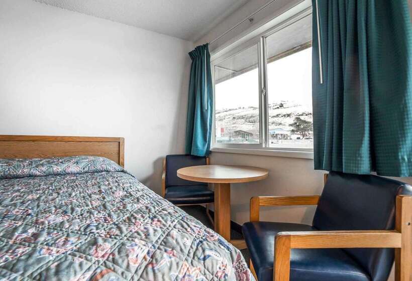 モーテル Rodeway Inn & Suites