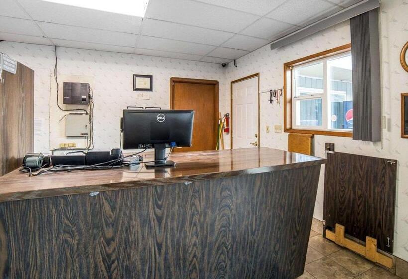 モーテル Rodeway Inn & Suites