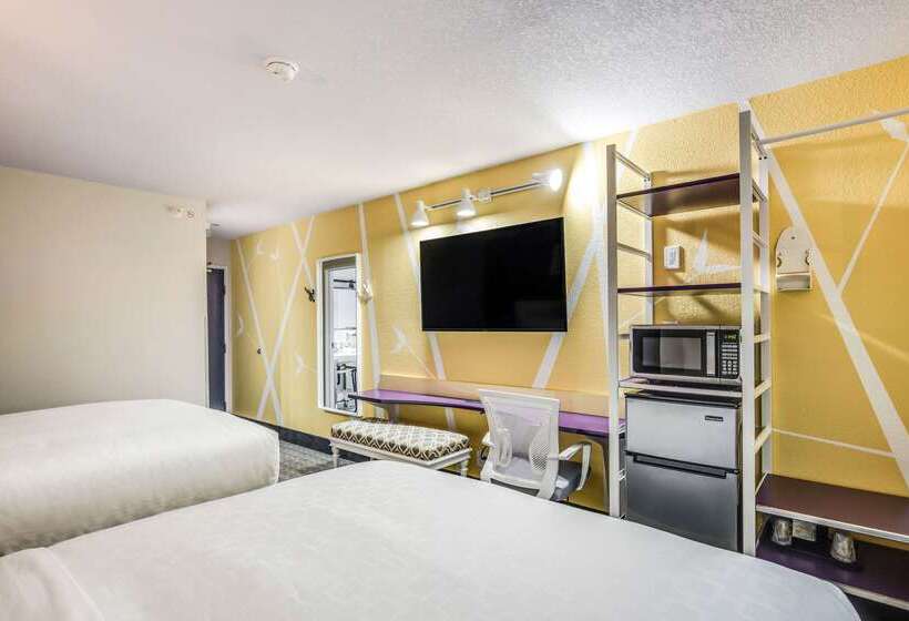 モーテル Clarion Pointe Tallahassee State Capitol