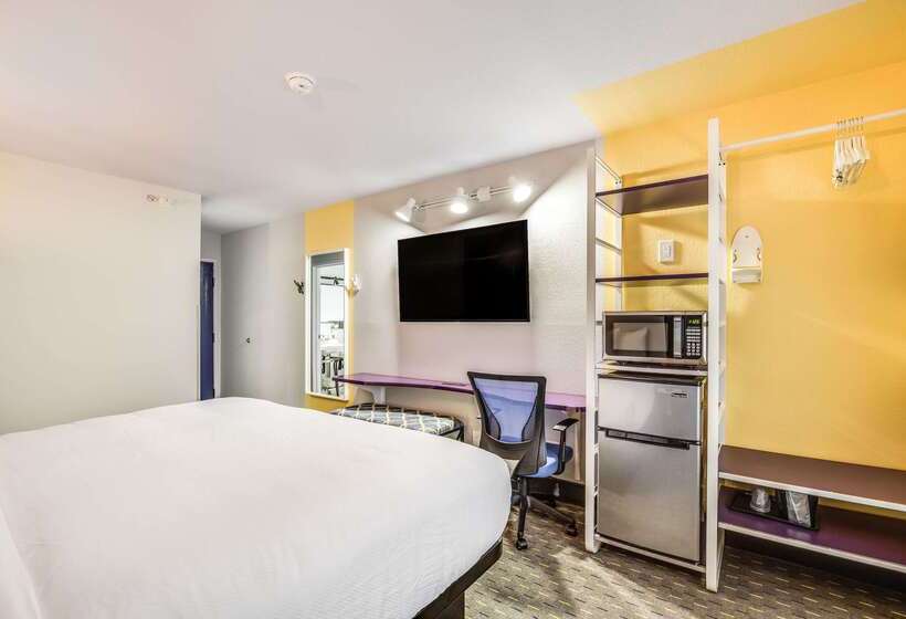 モーテル Clarion Pointe Tallahassee State Capitol