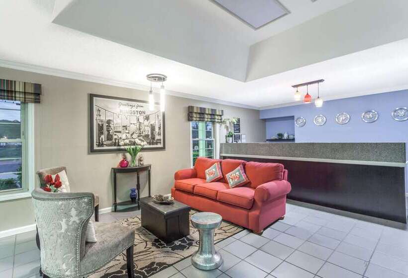 فندق على الطريق Super 8 By Wyndham Kingston