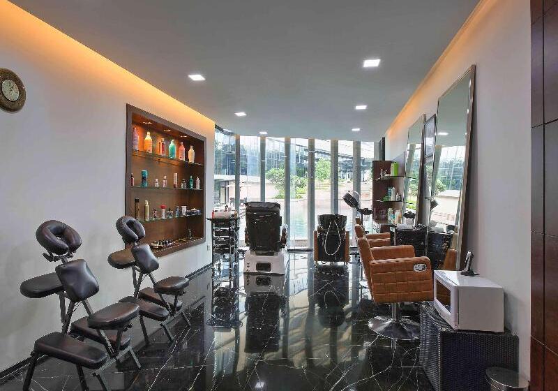 Novotel Kolkata Hotel And Residences