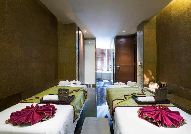 Novotel Kolkata Hotel And Residences