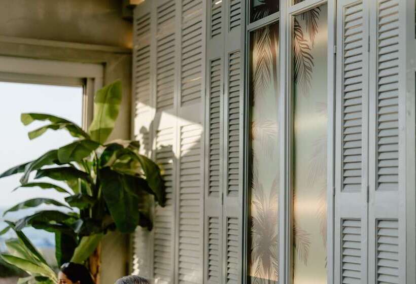 Palm Beach Hotel Apartments