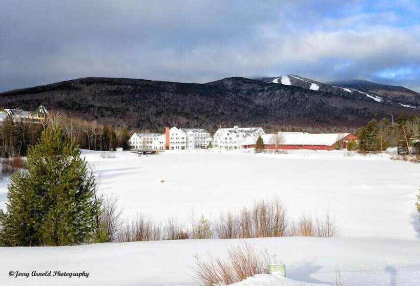 منتجع Snowy Owl Inn