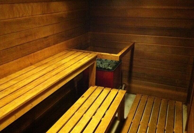 منتجع Snowy Owl Inn