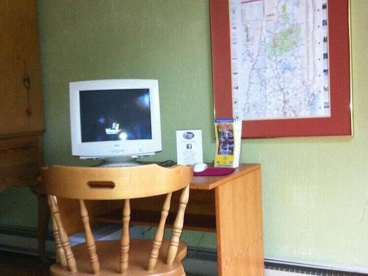 منتجع Snowy Owl Inn