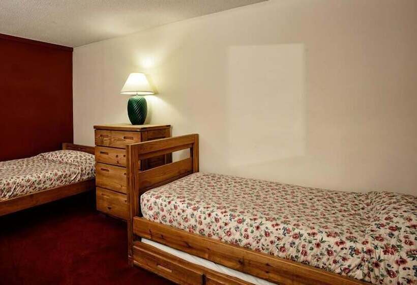 منتجع Snowy Owl Inn