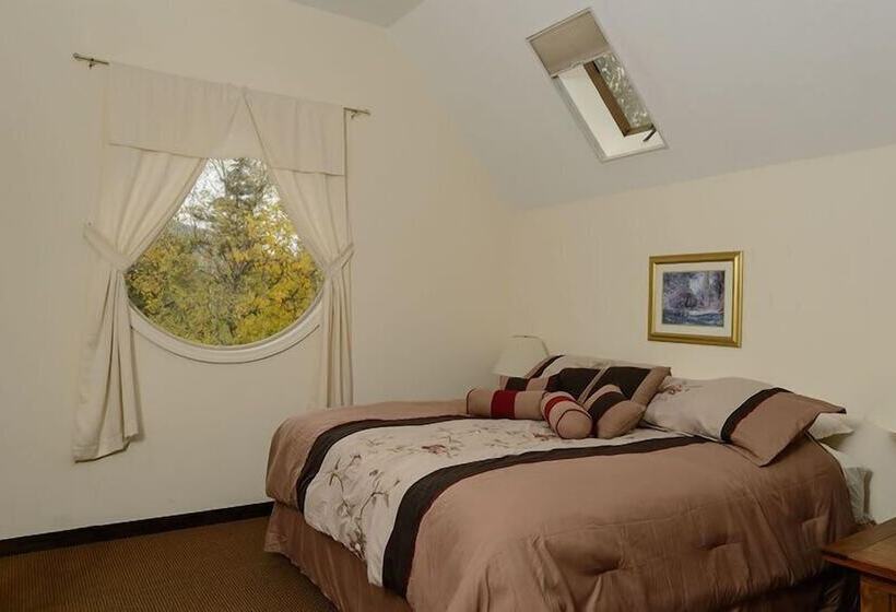 منتجع Snowy Owl Inn