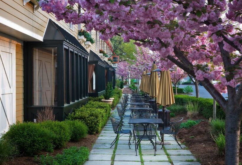 The Inn At Leola Village, A Historic Hotel Of America