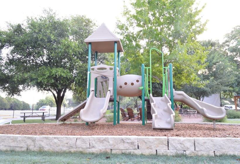 The Resort At Schlitterbahn