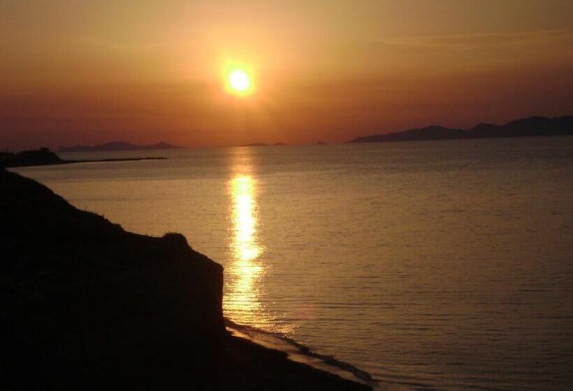 Vrachia Studios & Apartments