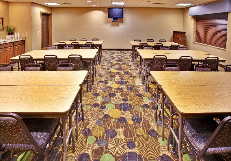 Holiday Inn Express Hotel & Suites Dubuque West, An Ihg