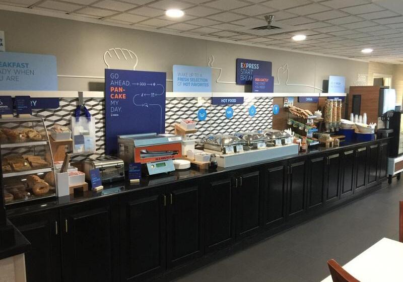 Holiday Inn Express Hotel & Suites Sanford, An Ihg