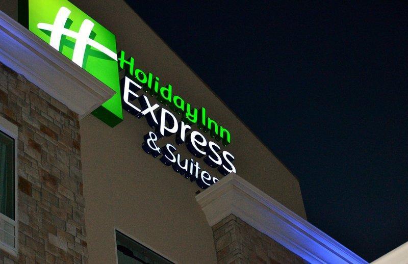 Holiday Inn Express Hotel & Suites St. Joseph By Ihg